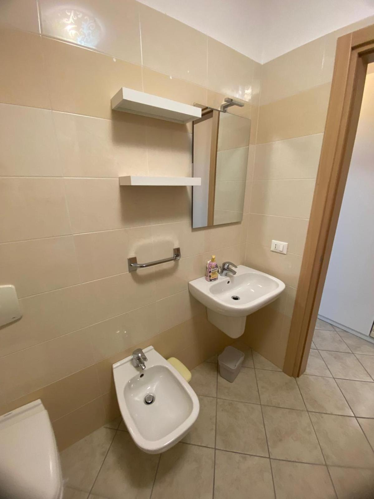 Alma Apartment Sirmione Szoba fotó