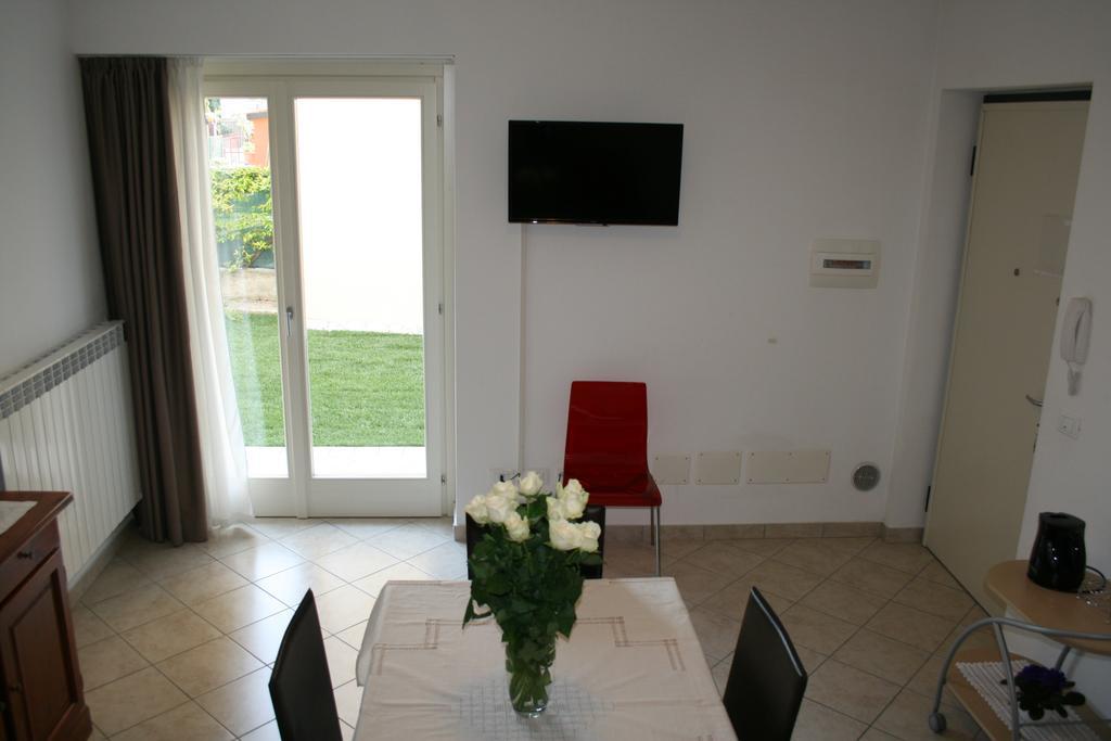 Alma Apartment Sirmione Kültér fotó