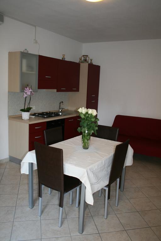 Alma Apartment Sirmione Kültér fotó