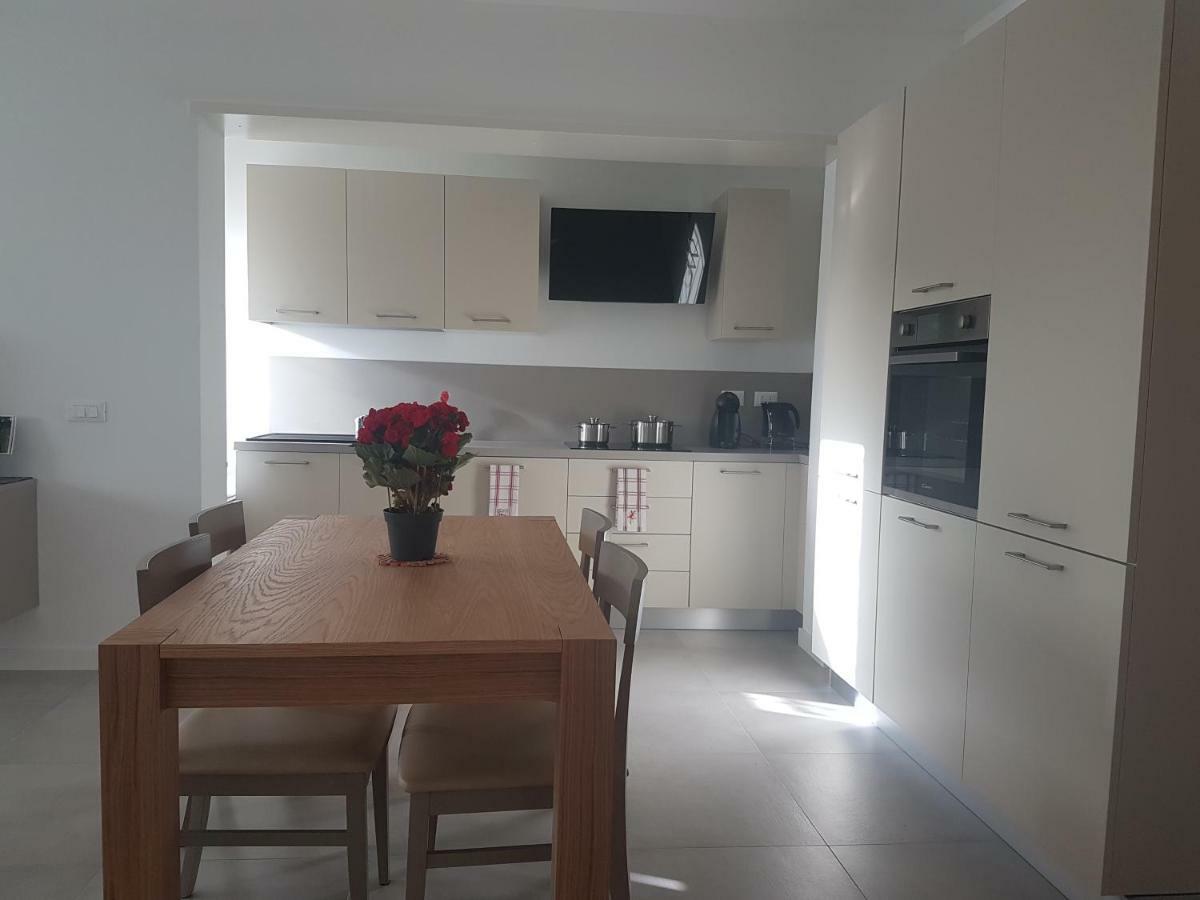 Alma Apartment Sirmione Kültér fotó